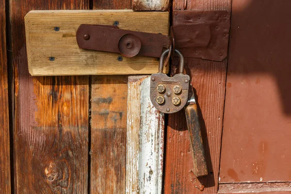 Mechanisches Vintage Zahlenschloss Hängt Der Tür Die Tür Des Hauses — Stockfoto