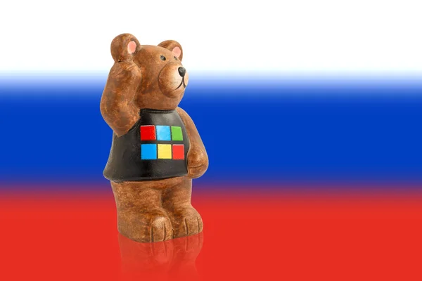 Urso no fundo da bandeira da Rússia — Fotografia de Stock