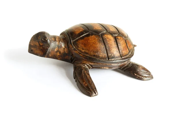 Drewniana Figurka Żółwia Morskiego Białym Tle — Zdjęcie stockowe