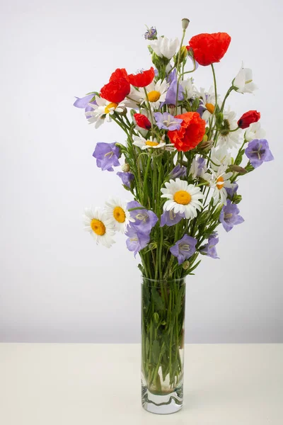 Güzel peonies. Buket pembe şakayık arka plan.