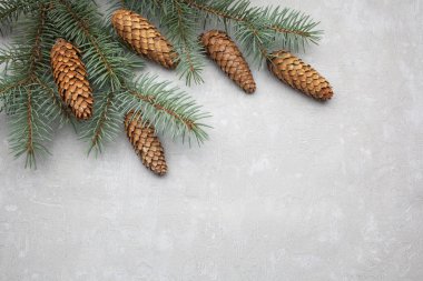 Noel ağacının arka planında yeni yıl teması.