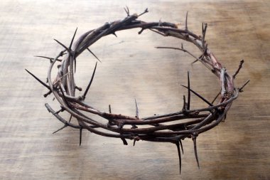 Jesus Crown dikenler eski ve Grunge arka plan ağaç. Vintage Retro tarzı.