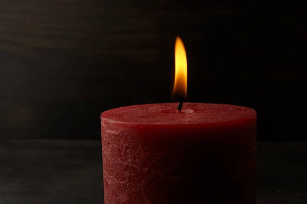 One Candle light on dark background. Hope concept — Stock Photo, Image