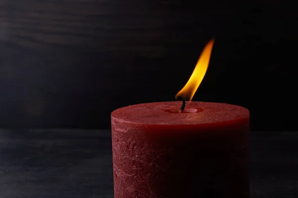 One Candle light on dark background. Hope concept — Stock Photo, Image