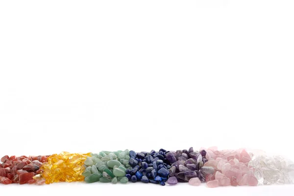 Banner de cristales de chakra curativo - piedras curativas de color chakra castradas. Fondo curativo de cristal — Foto de Stock