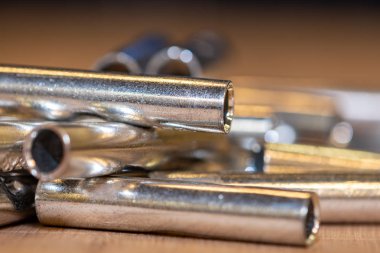 elektrik iletkenlerinin sıkıştırılması için metal ferrules, onarım ve elektrik tesisatları