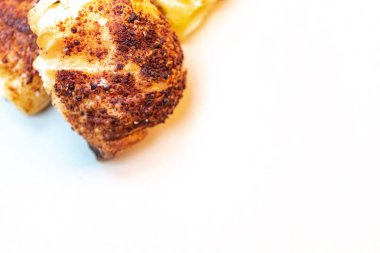 Tüm aile için pişmiş bisküvi, tatlı ve her zevke göre tuzlu