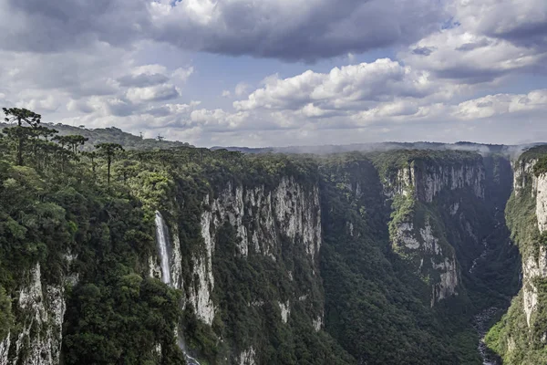 Parque Nacional Natural Bonito Brasil Com Cânion Cachoeiras Naturais Nas — Fotografia de Stock