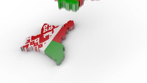 Карта Беларуси с флагом. Формирование по отдельным состояниям, падение сверху вниз на белом фоне. — стоковое видео