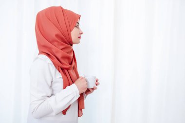 Müslüman kadının profil fotoğrafı.