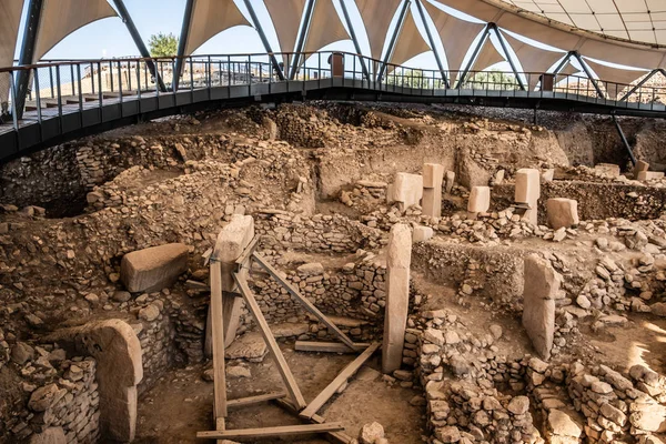 Göbeklitepe, Şanlıurfa / Türkiye - Ekim 2019: Göbekli Tepe Şanlıurfa, Türkiye 'de bir arkeoloji sahası