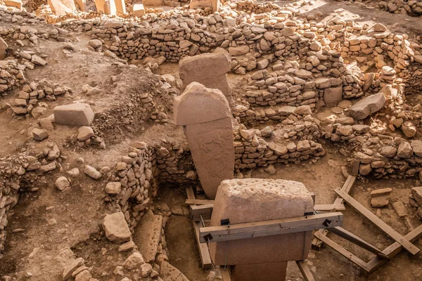 Göbeklitepe, Şanlıurfa / Türkiye - Ekim 2019: Göbekli Tepe Şanlıurfa, Türkiye 'de bir arkeoloji sahası