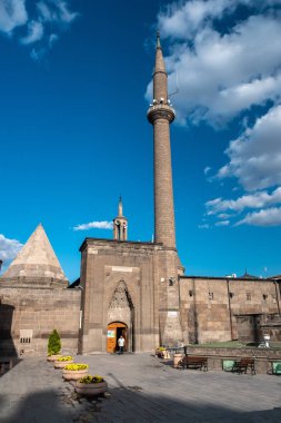 Hunat Hatun Medresesi, Kayseri / Türkiye - Haziran 2019: Hunat Hatun Camii ve İslam okulu, Türkçe 'de 