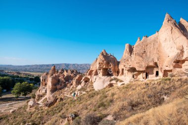 Zelve Open Air Museum, Kapadokya / Türkiye - Haziran 2019: Zelve bir açık hava müzesi ve Cappadocia gezilerinin en popüler yeri.