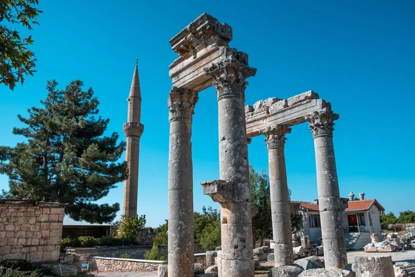 Rovine Della Città Antica Uzuncaburc Colonne Marmo — Foto Stock