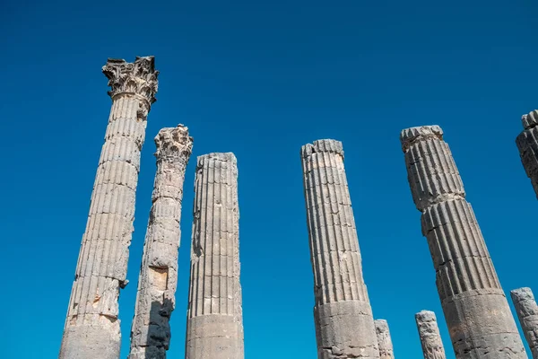 ウズナブルク古代都市 大理石の柱の遺跡 — ストック写真