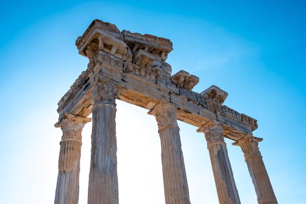 トルコのアンタルヤにあるサイド古代都市のアポロン神殿またはアポロン神殿の遺跡 — ストック写真