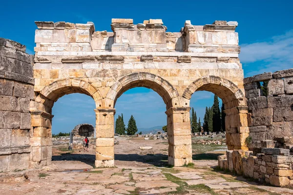 Руїни Старовинного Міста Гієраполіс Памуккккале — стокове фото