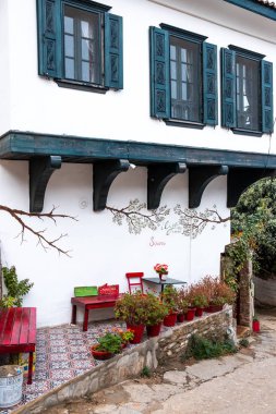 Sirince Köyü, Sirince Caddesi geleneksel Ege Türk köyüdür.