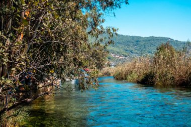 Akyaka, Mugla / Türkiye - Haziran 2019: Akyaka Ana Cadde ve Pazar