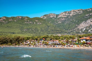 Akyaka, Mugla / Türkiye - Haziran 2019: Akyaka Ana Cadde ve Pazar