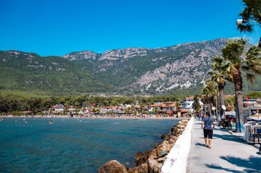 Akyaka, Mugla / Türkiye - Haziran 2019: Akyaka Ana Cadde ve Pazar