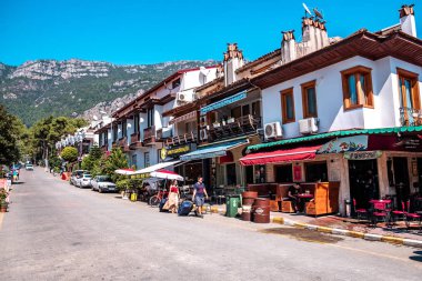 Akyaka, Mugla / Türkiye - Haziran 2019: Akyaka Ana Cadde ve Pazar