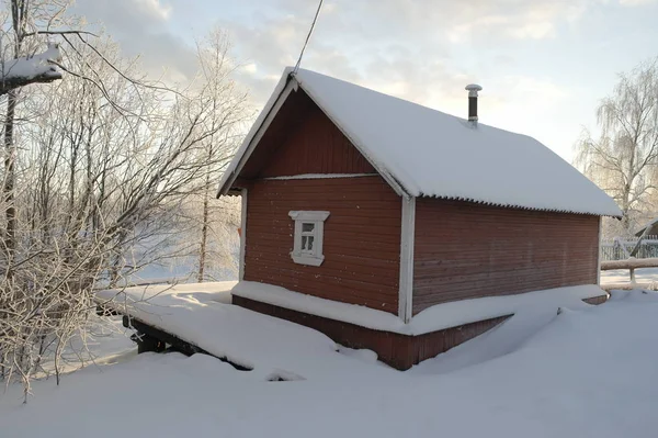 北の冬の木製風呂 — ストック写真