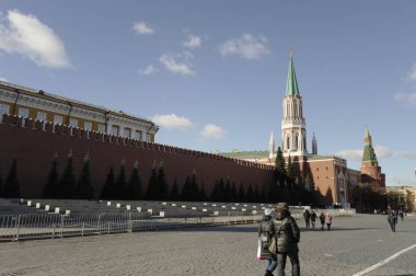 Kızıl Meydan Moskova'daki Kremlin duvara