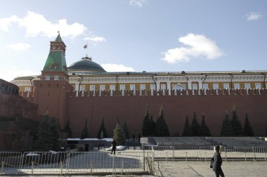 Kızıl Meydan Moskova'daki Kremlin duvara