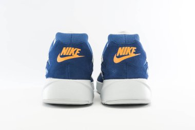 Spor, orijinal modeller ve moda renkleri için Nike Ayakkabı