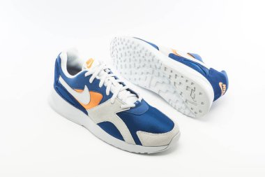 Spor, orijinal modeller ve moda renkleri için Nike Ayakkabı