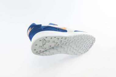 Spor, orijinal modeller ve moda renkleri için Nike Ayakkabı