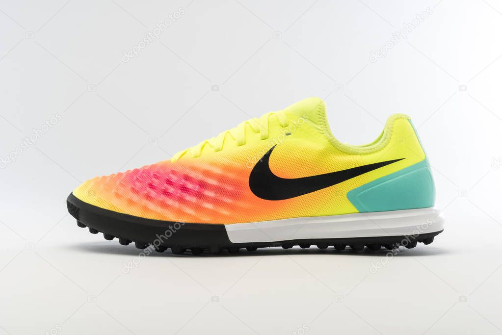 NIKE footwear for sports, original models and fashion colors
