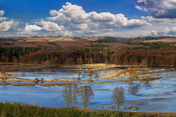 波兰德沃卡河上的春天 — 图库照片