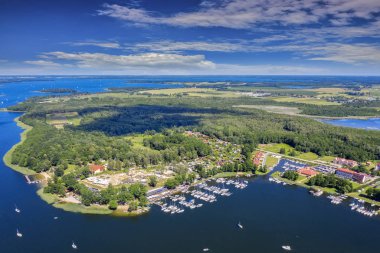 Mazury-kraina tysica jezior w pnocno-wschodniej Polsce