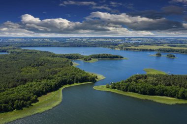 Mazury-kraina tysica jezior w pnocno-wschodniej Polsce