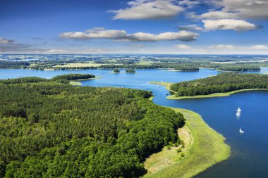 Mazury-kraina tysica jezior w pnocno-wschodniej Polsce