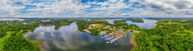 Mazury-kraina tysica jezior w pnocno-wschodniej Polsce