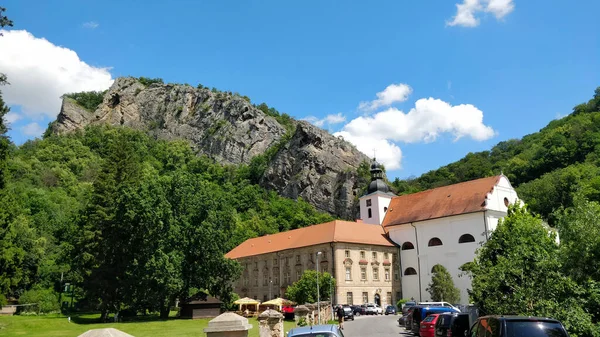 Kloster Klippan Tjeckiskt Landsbygd Och Naturskyddat Område — Stockfoto