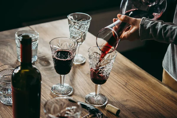 Pouring Red Wine Decanter Glasses — Stock Photo, Image