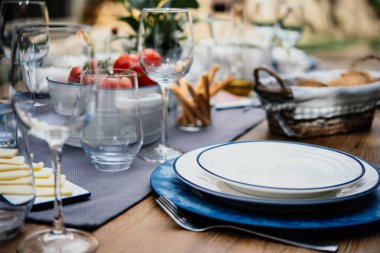 Akdeniz tarzı partisi yemek için görev tablosu