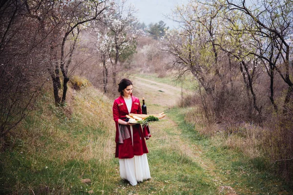 Young Beautiful Girl Wearing Traditional Georgian Dress Holds Tray Full — Stock Photo, Image