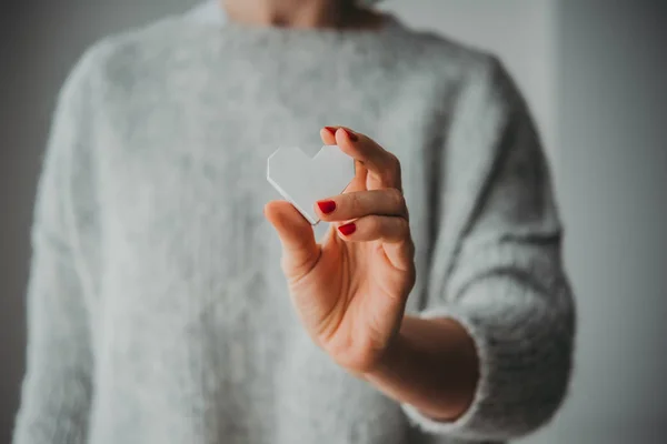 Young Woman Holding Paper Heart Her Hand — Stock Photo, Image