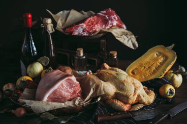 Et ve sebze çeşitleri görünümünü.