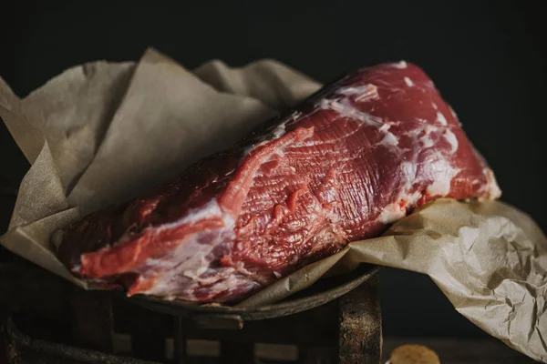 Pedaço Carne Uma Loja Carne Estilo Rústico — Fotografia de Stock