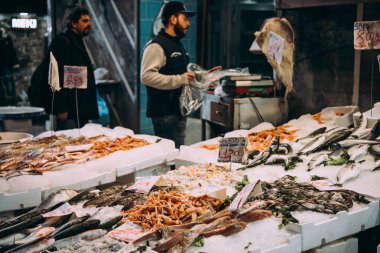 Naples, İtalya - 17 Aralık, 2017: görünümünü Balık pazarı Napoli, Campania, İtalya.