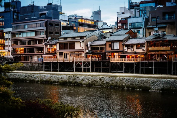 Kamo Nehri Kyoto Japonya Nın Geleneksel Evler Görünümünü — Stok fotoğraf