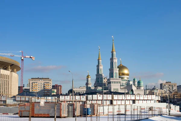 러시아 모스크바 2020 모스크바 대성당 모스크가 건설자들의 유틸리티 둘러싸여 올림픽 — 스톡 사진