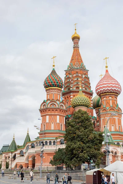 Moscú Rusia Agosto 2020 Catedral Basilio Plaza Roja Moscú Turistas —  Fotos de Stock
